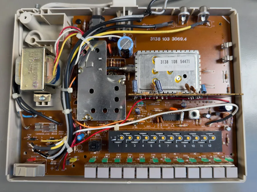 Philips AV7300 circuit board
